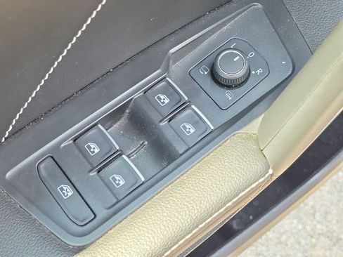 Used 2022 Volkswagen Tiguan SEL R-Line AWD/4WD image 20