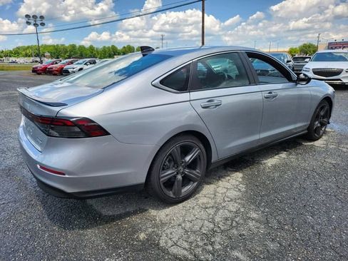 Used 2024 Honda Accord Sport image 8