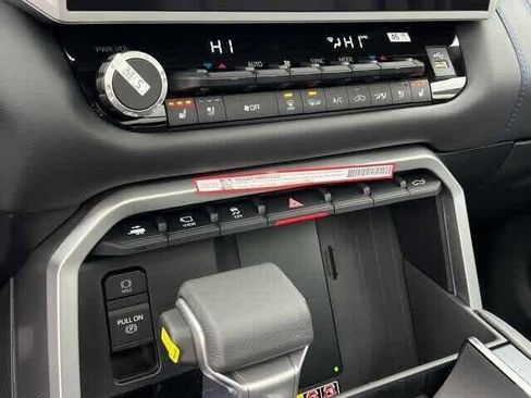 New 2025 Toyota Tundra Platinum image 24