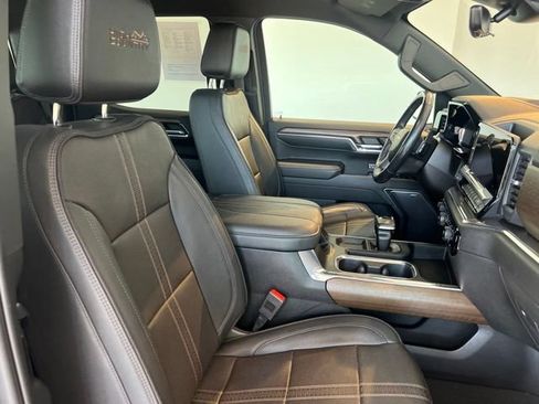 Used 2023 Chevrolet Silverado 1500 High Country w/ Technology Package AWD/4WD image 30