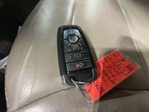 Used 2018 Ford Explorer XLT w/ Equipment Group 202A image 28