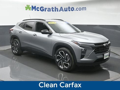 Used 2024 Chevrolet Trax RS w/ Sunroof Package image 2