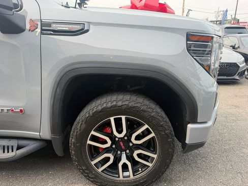 Used 2024 GMC Sierra 1500 AT4 w/ Technology Package AWD/4WD image 13