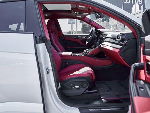 Used 2024 Lamborghini Urus S image 26