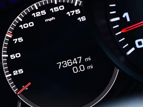 Used 2020 Porsche Panamera 4 image 33