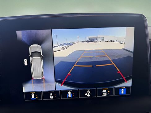 Used 2023 GMC Yukon XL SLT w/ SLT Luxury Package image 33