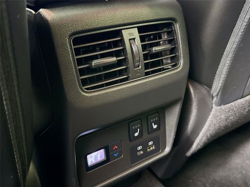 Used 2023 Nissan Rogue Platinum w/ Platinum Premium Package image 27