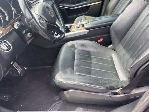 Used 2014 Mercedes-Benz E 550 4MATIC Sedan image 16