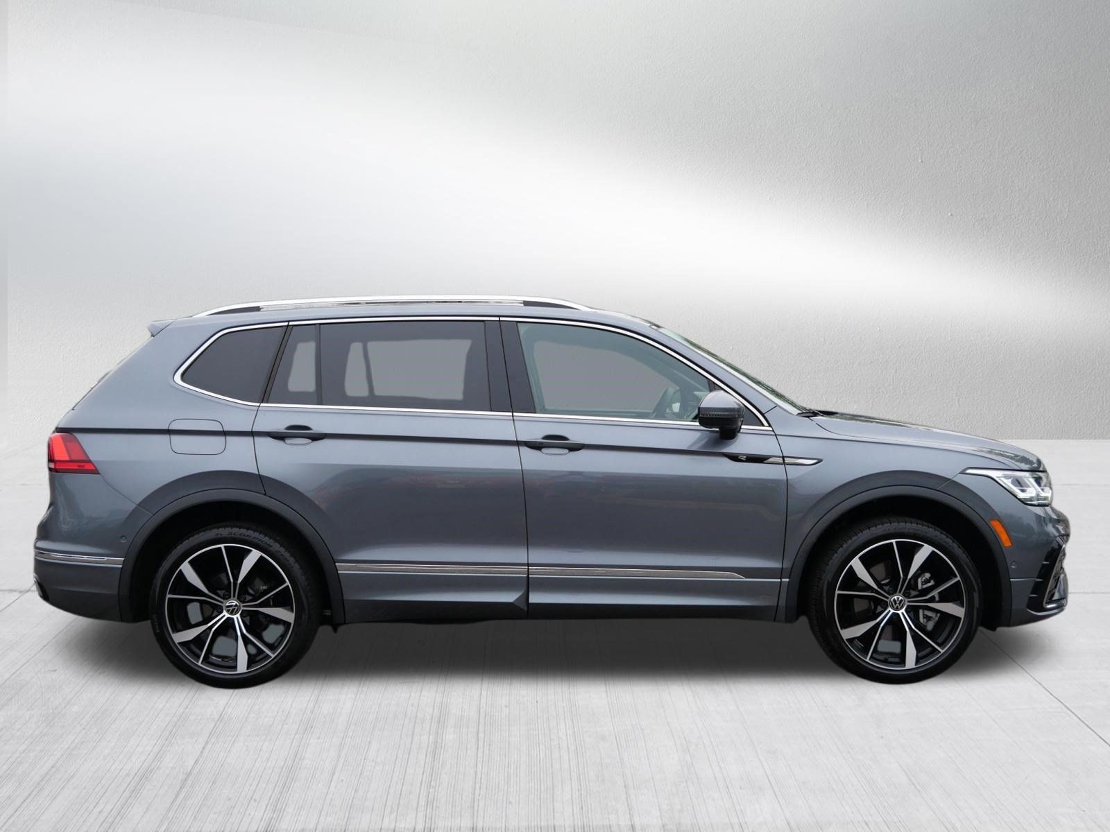 Certified 2024 Volkswagen Tiguan SEL R-Line AWD/4WD image 8