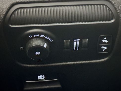 Used 2022 Jeep Wagoneer Series III w/ Convenience Group I AWD/4WD image 16