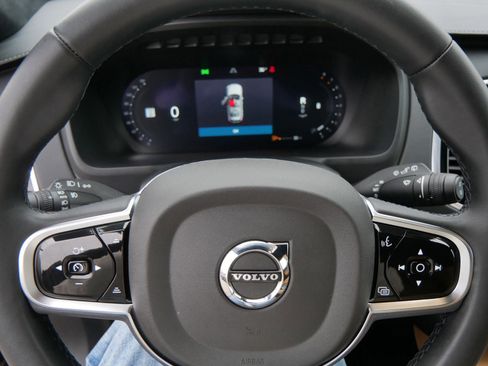 Used 2023 Volvo XC90 B6 Ultimate image 25