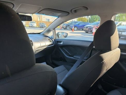Used 2018 Kia Forte LX FWD image 28