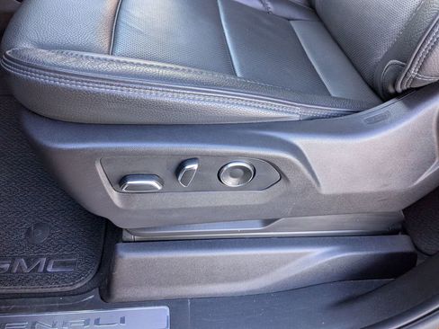 Used 2024 GMC Sierra 1500 Denali image 13