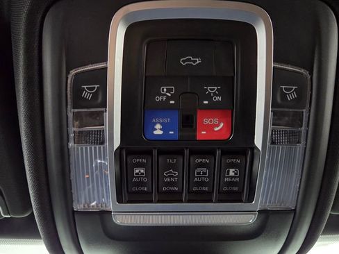 Used 2023 RAM 1500 Laramie AWD/4WD image 26