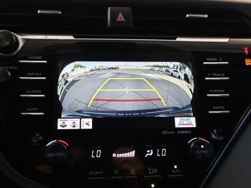 Used 2019 Toyota Camry XLE image 15