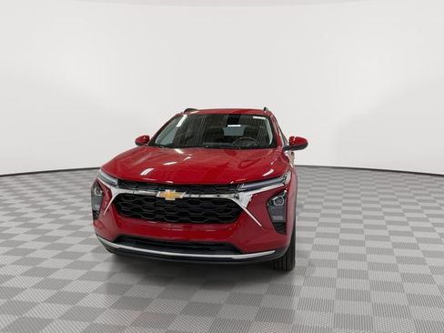 New 2026 Chevrolet Trax LT w/ Driver Confidence Package FWD image 4
