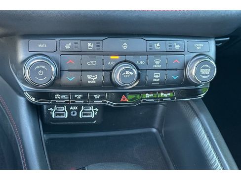 Used 2024 Dodge Durango GT image 24