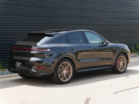 New 2025 Porsche Cayenne S image 24