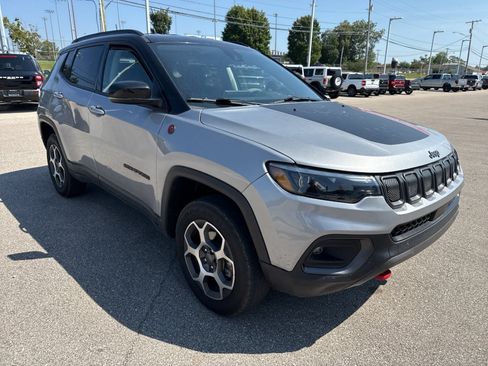 Used 2022 Jeep Compass Trailhawk w/ Trailhawk Elite Group AWD/4WD image 4