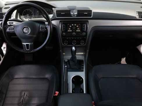 Used 2015 Volkswagen Passat 1.8T SE FWD image 2
