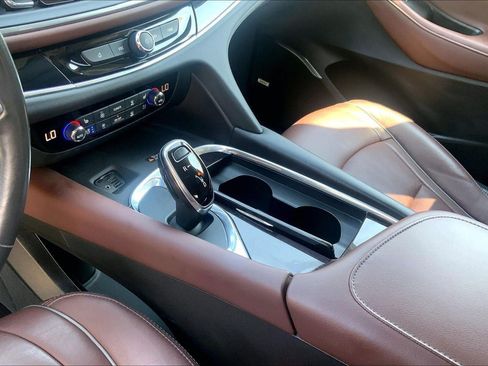 Used 2020 Buick Enclave Avenir w/ Avenir Technology Package FWD image 18