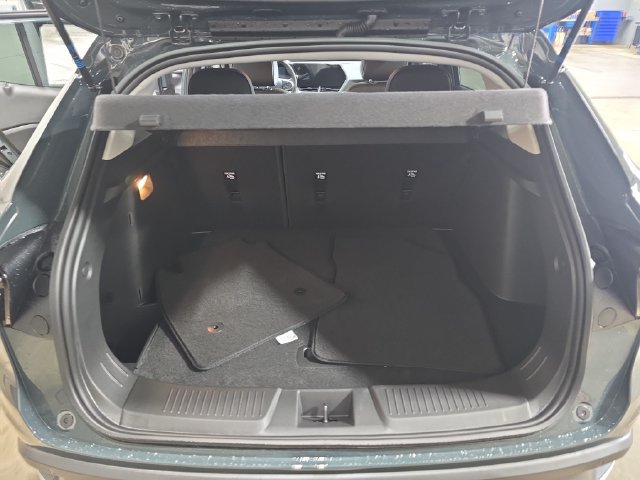 New 2026 Chevrolet Trax LT w/ Driver Confidence Package FWD image 15