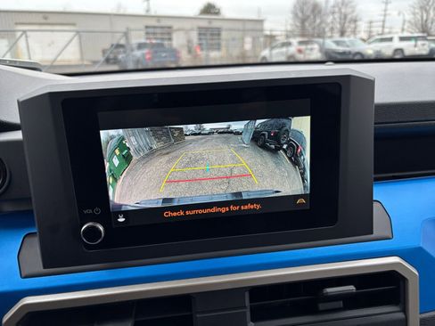 Used 2025 Toyota Tacoma SR image 17