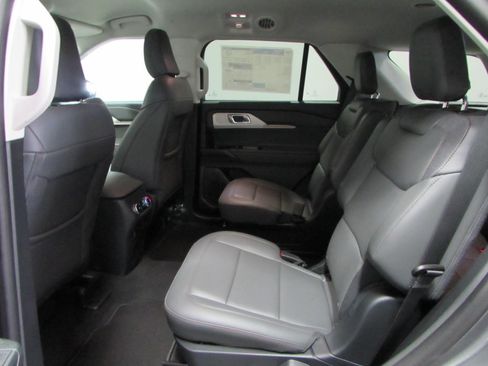 New 2026 Ford Explorer Active w/ Active Comfort Package AWD/4WD image 15