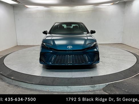 Used 2025 Toyota Camry XSE w/ Premium Package image 8
