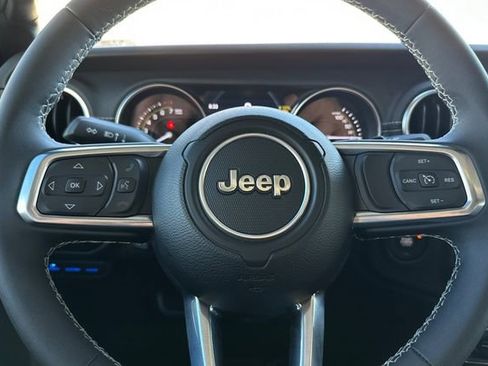 Certified 2023 Jeep Wrangler Unlimited Sahara image 24