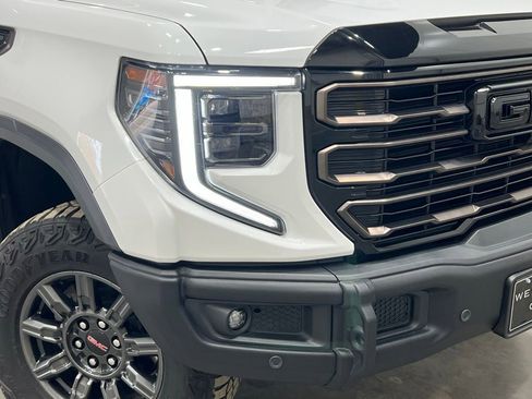 Used 2024 GMC Sierra 1500 AT4X image 41