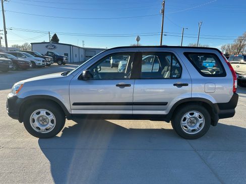 Used 2005 Honda CR-V LX image 3