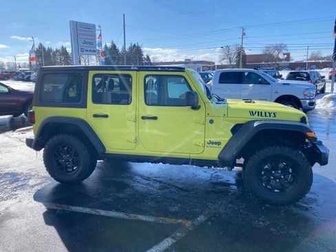 Used 2024 Jeep Wrangler Willys image 5