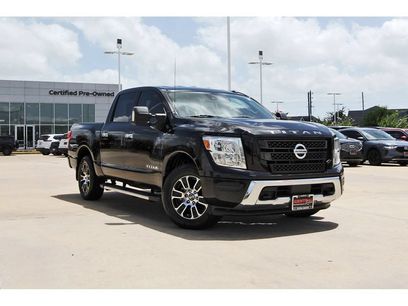 Used 2021 Nissan Titan SV w/ SV Convenience Package