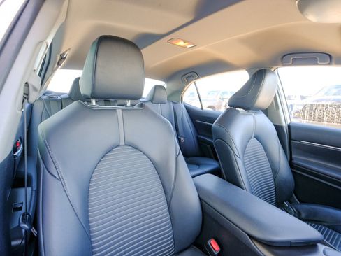 Used 2023 Toyota Camry SE image 18