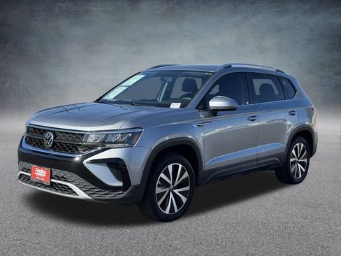 Used 2022 Volkswagen Taos SE image 7