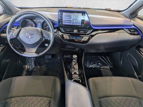 Used 2021 Toyota C-HR XLE FWD image 16