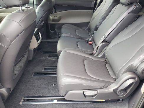 New 2026 Kia Carnival image 20
