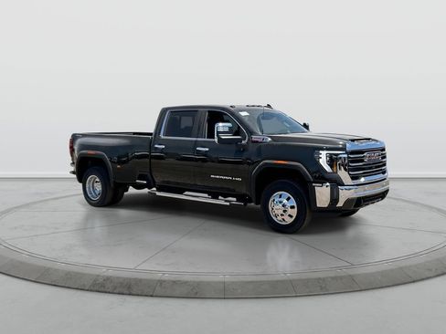 New 2026 GMC Sierra 3500 SLT w/ SLT Premium Package AWD/4WD image 2