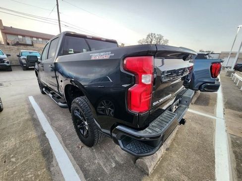 Used 2020 Chevrolet Silverado 1500 Custom Trail Boss w/ Custom Convenience Package image 4