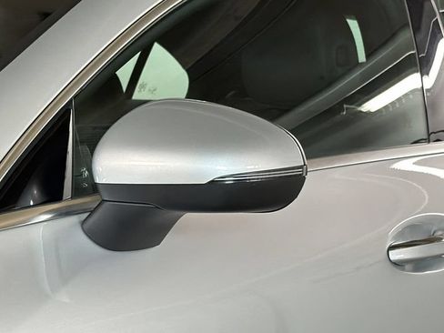 Used 2023 Mercedes-Benz CLA 250 4MATIC image 5