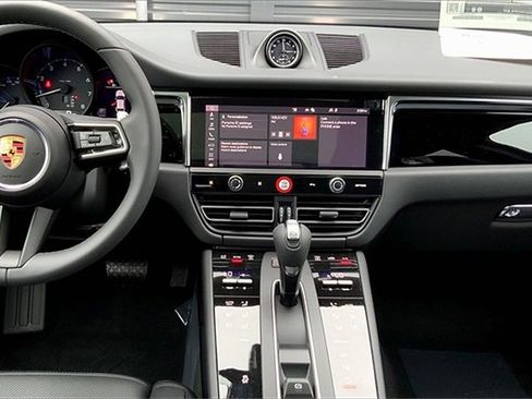 New 2025 Porsche Macan image 24