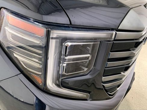 Used 2023 GMC Sierra 1500 AT4 w/ AT4 Premium Package AWD/4WD image 28