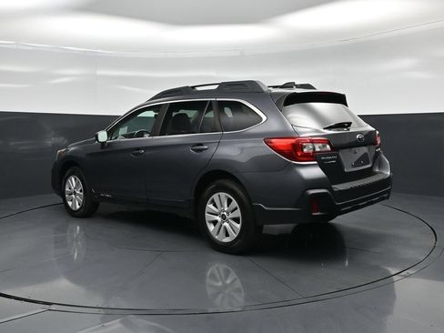Used 2019 Subaru Outback 2.5i Premium AWD/4WD image 6