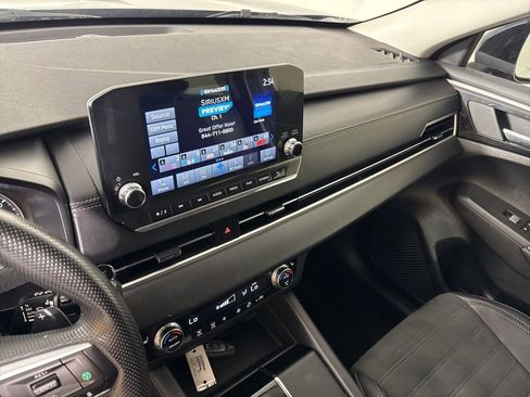 Used 2024 Mitsubishi Outlander SE image 24