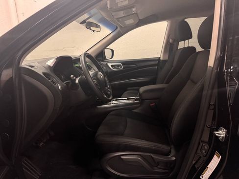 Used 2020 Nissan Pathfinder S FWD image 12