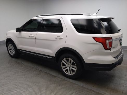 Used 2018 Ford Explorer XLT w/ Equipment Group 202A AWD/4WD image 3