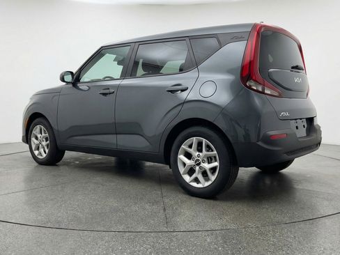 Used 2025 Kia Soul LX w/ LX Technology Package FWD image 6