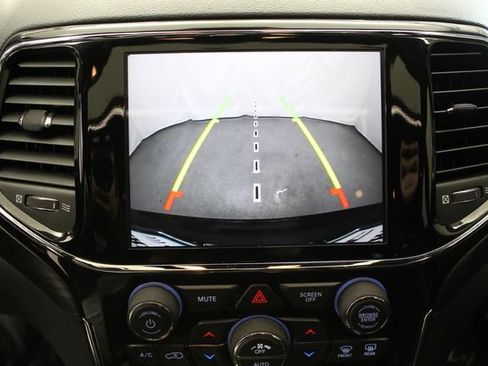 Used 2020 Jeep Grand Cherokee Altitude AWD/4WD image 9