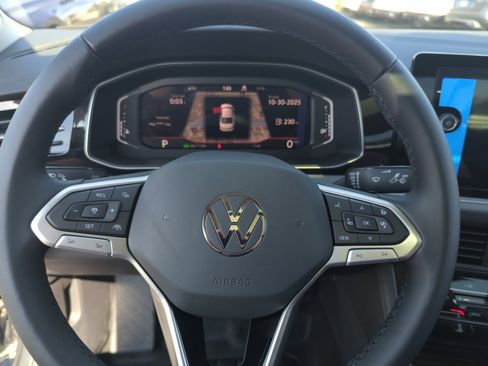 New 2025 Volkswagen Jetta SEL image 9